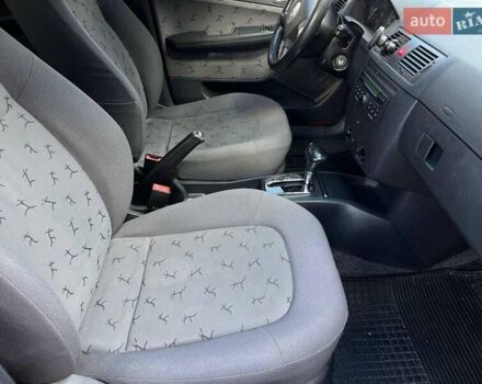 Красный Шкода Фабия, объемом двигателя 1.4 л и пробегом 282 тыс. км за 4890 $, фото 16 на Automoto.ua