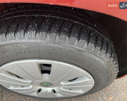 Красный Шкода Фабия, объемом двигателя 1.2 л и пробегом 217 тыс. км за 3550 $, фото 17 на Automoto.ua