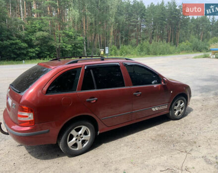 Красный Шкода Фабия, объемом двигателя 1.39 л и пробегом 238 тыс. км за 4850 $, фото 1 на Automoto.ua