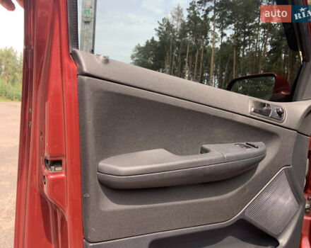 Красный Шкода Фабия, объемом двигателя 1.39 л и пробегом 238 тыс. км за 4850 $, фото 8 на Automoto.ua