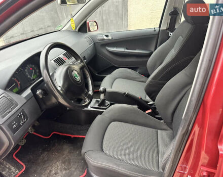 Красный Шкода Фабия, объемом двигателя 1.4 л и пробегом 169 тыс. км за 4200 $, фото 13 на Automoto.ua