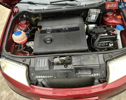 Красный Шкода Фабия, объемом двигателя 1.4 л и пробегом 169 тыс. км за 4200 $, фото 4 на Automoto.ua