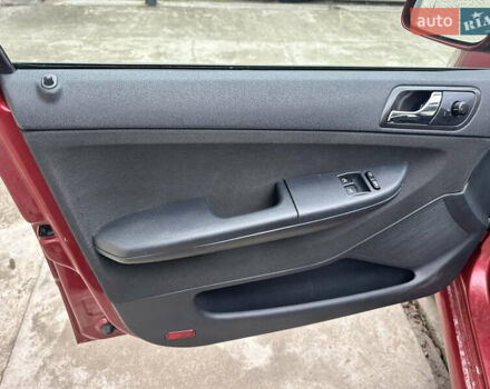 Красный Шкода Фабия, объемом двигателя 1.4 л и пробегом 169 тыс. км за 4200 $, фото 14 на Automoto.ua