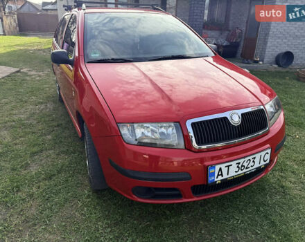 Красный Шкода Фабия, объемом двигателя 1.39 л и пробегом 209 тыс. км за 3990 $, фото 11 на Automoto.ua