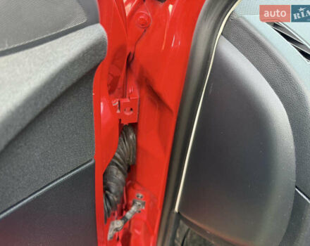 Красный Шкода Фабия, объемом двигателя 1.39 л и пробегом 209 тыс. км за 3990 $, фото 27 на Automoto.ua