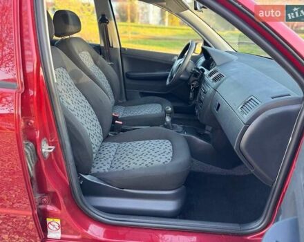 Красный Шкода Фабия, объемом двигателя 1.39 л и пробегом 201 тыс. км за 4199 $, фото 23 на Automoto.ua