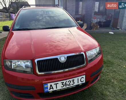 Красный Шкода Фабия, объемом двигателя 1.39 л и пробегом 209 тыс. км за 3990 $, фото 16 на Automoto.ua