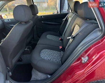 Красный Шкода Фабия, объемом двигателя 1.39 л и пробегом 201 тыс. км за 4199 $, фото 19 на Automoto.ua