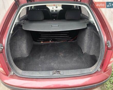 Красный Шкода Фабия, объемом двигателя 1.2 л и пробегом 295 тыс. км за 3250 $, фото 4 на Automoto.ua