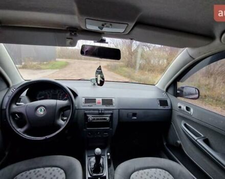 Червоний Шкода Фабія, об'ємом двигуна 1.4 л та пробігом 331 тис. км за 3950 $, фото 7 на Automoto.ua