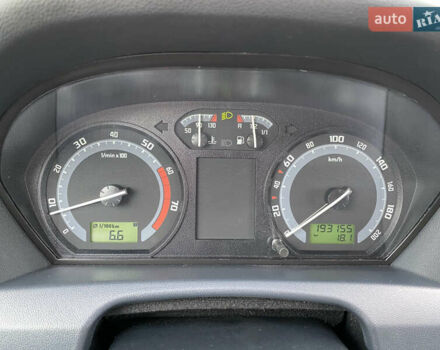 Красный Шкода Фабия, объемом двигателя 1.39 л и пробегом 194 тыс. км за 4490 $, фото 20 на Automoto.ua