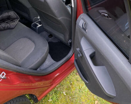 Красный Шкода Фабия, объемом двигателя 1.39 л и пробегом 194 тыс. км за 4490 $, фото 15 на Automoto.ua