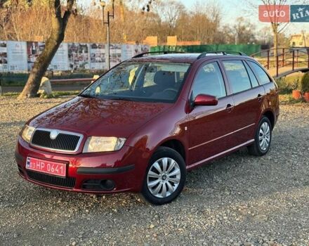 Красный Шкода Фабия, объемом двигателя 1.39 л и пробегом 201 тыс. км за 4199 $, фото 8 на Automoto.ua