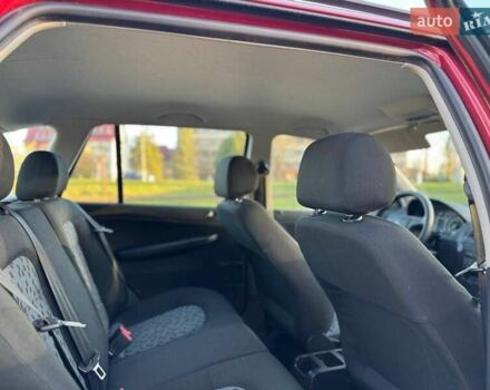 Красный Шкода Фабия, объемом двигателя 1.39 л и пробегом 201 тыс. км за 4199 $, фото 24 на Automoto.ua