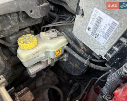 Красный Шкода Фабия, объемом двигателя 1.39 л и пробегом 209 тыс. км за 3990 $, фото 34 на Automoto.ua