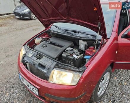 Красный Шкода Фабия, объемом двигателя 1.39 л и пробегом 226 тыс. км за 5300 $, фото 3 на Automoto.ua