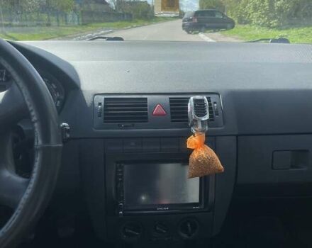 Червоний Шкода Фабія, об'ємом двигуна 1.2 л та пробігом 223 тис. км за 3500 $, фото 4 на Automoto.ua