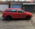 Красный Шкода Фабия, объемом двигателя 1.4 л и пробегом 280 тыс. км за 3800 $, фото 1 на Automoto.ua