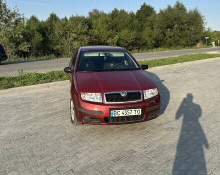 Красный Шкода Фабия, объемом двигателя 1.2 л и пробегом 300 тыс. км за 3600 $, фото 1 на Automoto.ua