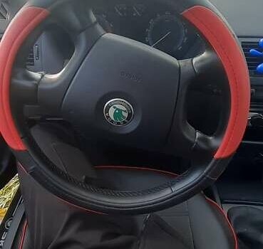 Красный Шкода Фабия, объемом двигателя 1.4 л и пробегом 255 тыс. км за 4100 $, фото 9 на Automoto.ua