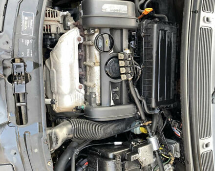 Красный Шкода Фабия, объемом двигателя 1.39 л и пробегом 180 тыс. км за 5000 $, фото 1 на Automoto.ua