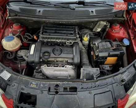 Красный Шкода Фабия, объемом двигателя 1.39 л и пробегом 146 тыс. км за 6200 $, фото 17 на Automoto.ua