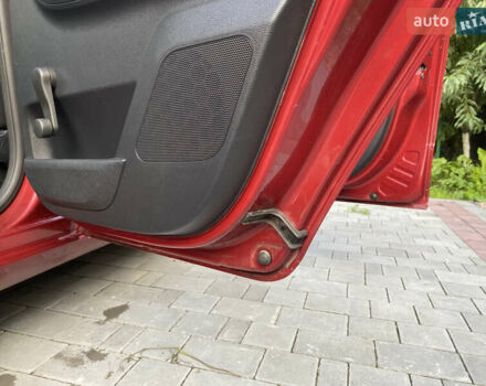 Красный Шкода Фабия, объемом двигателя 1.39 л и пробегом 180 тыс. км за 5000 $, фото 22 на Automoto.ua