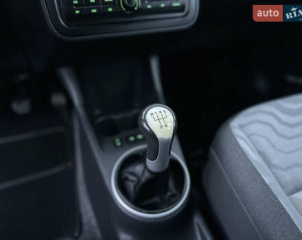 Червоний Шкода Фабія, об'ємом двигуна 1.6 л та пробігом 156 тис. км за 6200 $, фото 26 на Automoto.ua