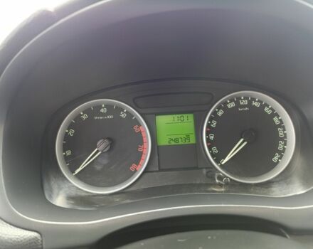 Красный Шкода Фабия, объемом двигателя 1.2 л и пробегом 250 тыс. км за 4300 $, фото 6 на Automoto.ua