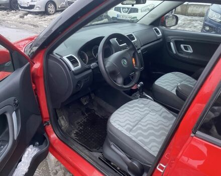 Красный Шкода Фабия, объемом двигателя 1.6 л и пробегом 173 тыс. км за 6750 $, фото 5 на Automoto.ua