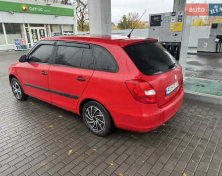 Красный Шкода Фабия, объемом двигателя 1.39 л и пробегом 270 тыс. км за 2599 $, фото 1 на Automoto.ua
