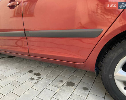 Красный Шкода Фабия, объемом двигателя 1.39 л и пробегом 180 тыс. км за 5000 $, фото 15 на Automoto.ua