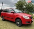 Красный Шкода Фабия, объемом двигателя 1.39 л и пробегом 246 тыс. км за 4600 $, фото 2 на Automoto.ua