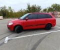 Красный Шкода Фабия, объемом двигателя 1.2 л и пробегом 250 тыс. км за 4300 $, фото 3 на Automoto.ua