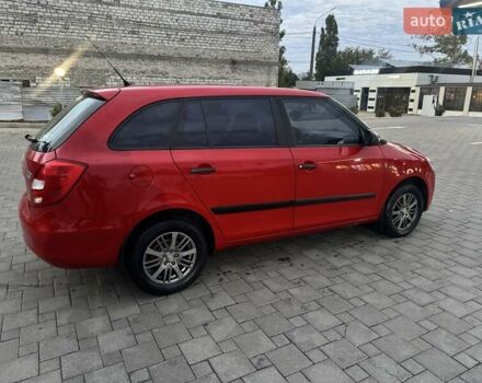 Красный Шкода Фабия, объемом двигателя 1.39 л и пробегом 146 тыс. км за 6200 $, фото 4 на Automoto.ua