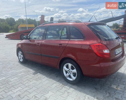 Красный Шкода Фабия, объемом двигателя 1.39 л и пробегом 179 тыс. км за 5700 $, фото 3 на Automoto.ua