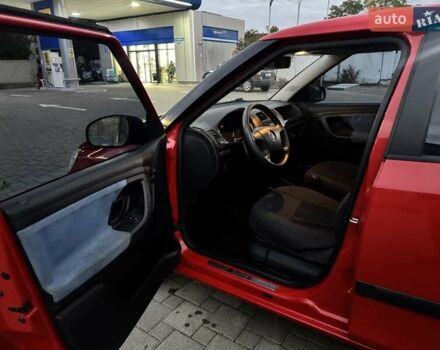 Красный Шкода Фабия, объемом двигателя 1.39 л и пробегом 146 тыс. км за 6200 $, фото 7 на Automoto.ua
