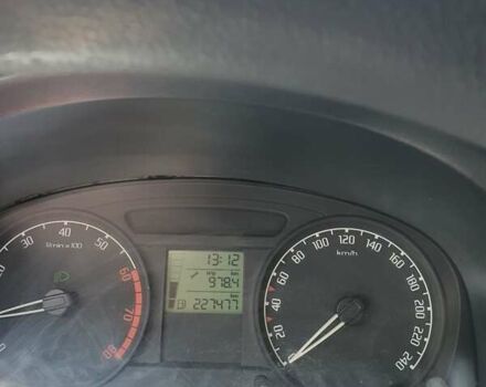 Шкода Фабия 2008 в Черновцах на Automoto.ua Красный Шкода Фабия, объемом двигателя 1.2 л и пробегом 237 тыс. км за 4600 $, фото 8 на Automoto.ua