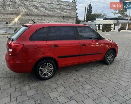 Красный Шкода Фабия, объемом двигателя 1.39 л и пробегом 146 тыс. км за 5500 $, фото 4 на Automoto.ua