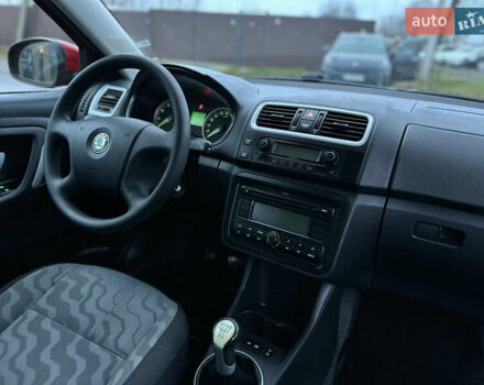 Червоний Шкода Фабія, об'ємом двигуна 1.6 л та пробігом 156 тис. км за 6200 $, фото 42 на Automoto.ua