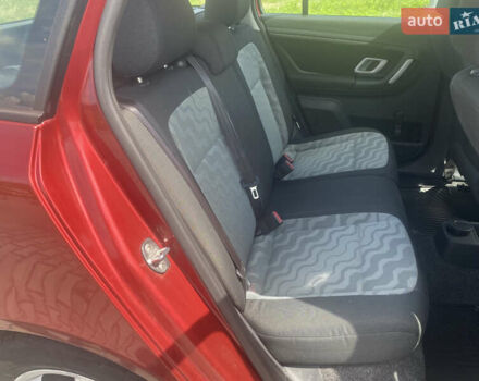 Красный Шкода Фабия, объемом двигателя 1.39 л и пробегом 179 тыс. км за 5700 $, фото 16 на Automoto.ua