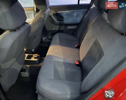 Красный Шкода Фабия, объемом двигателя 1.39 л и пробегом 146 тыс. км за 6200 $, фото 14 на Automoto.ua