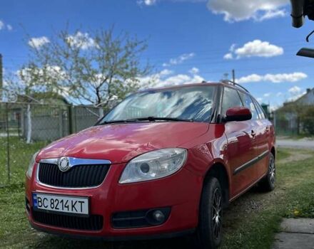 Красный Шкода Фабия, объемом двигателя 1.39 л и пробегом 246 тыс. км за 4600 $, фото 12 на Automoto.ua