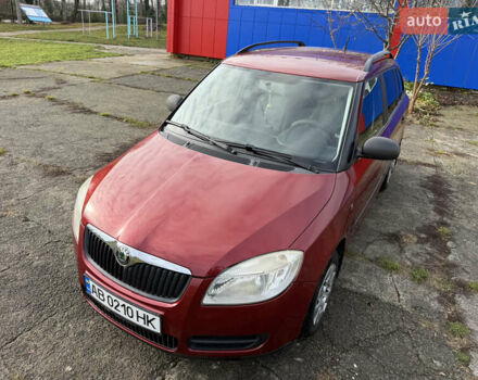 Красный Шкода Фабия, объемом двигателя 1.2 л и пробегом 292 тыс. км за 4600 $, фото 2 на Automoto.ua