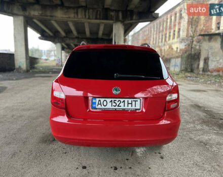 Красный Шкода Фабия, объемом двигателя 1.2 л и пробегом 247 тыс. км за 4199 $, фото 3 на Automoto.ua