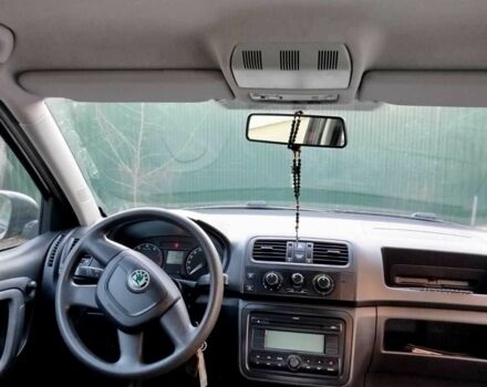 Червоний Шкода Фабія, об'ємом двигуна 1.4 л та пробігом 159 тис. км за 4950 $, фото 5 на Automoto.ua