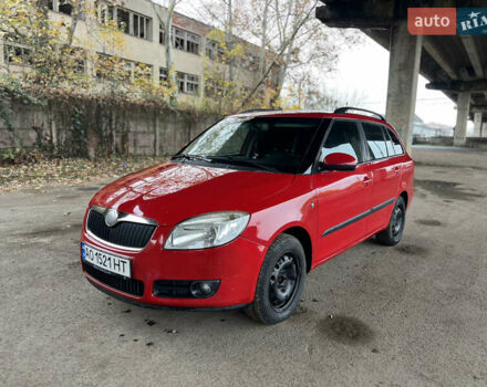 Красный Шкода Фабия, объемом двигателя 1.2 л и пробегом 247 тыс. км за 4199 $, фото 1 на Automoto.ua