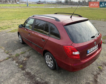 Красный Шкода Фабия, объемом двигателя 1.2 л и пробегом 292 тыс. км за 4600 $, фото 9 на Automoto.ua