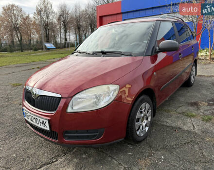 Красный Шкода Фабия, объемом двигателя 1.2 л и пробегом 292 тыс. км за 4600 $, фото 4 на Automoto.ua