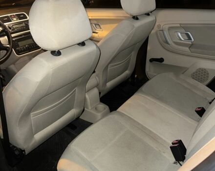 Шкода Фабия 2009 в Львове на Automoto.ua Красный Шкода Фабия, объемом двигателя 1.9 л и пробегом 438 тыс. км за 2200 $, фото 2 на Automoto.ua